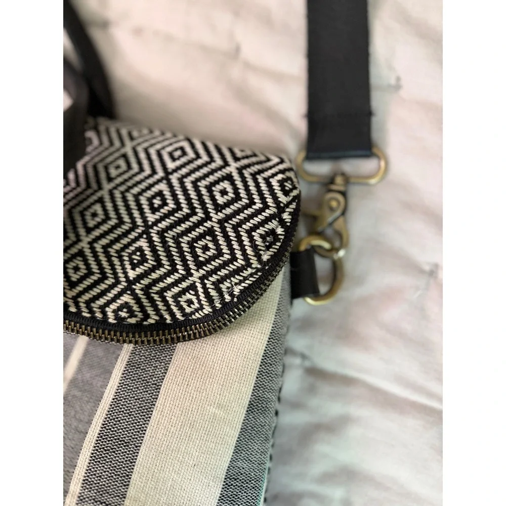 Mercado Global Geometric Stripe Foldover Tote Satchel  Crossbody‎ Vacation MED